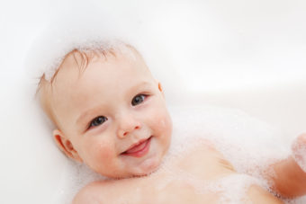 Bathing your Baby: A Step-by-Step Guide